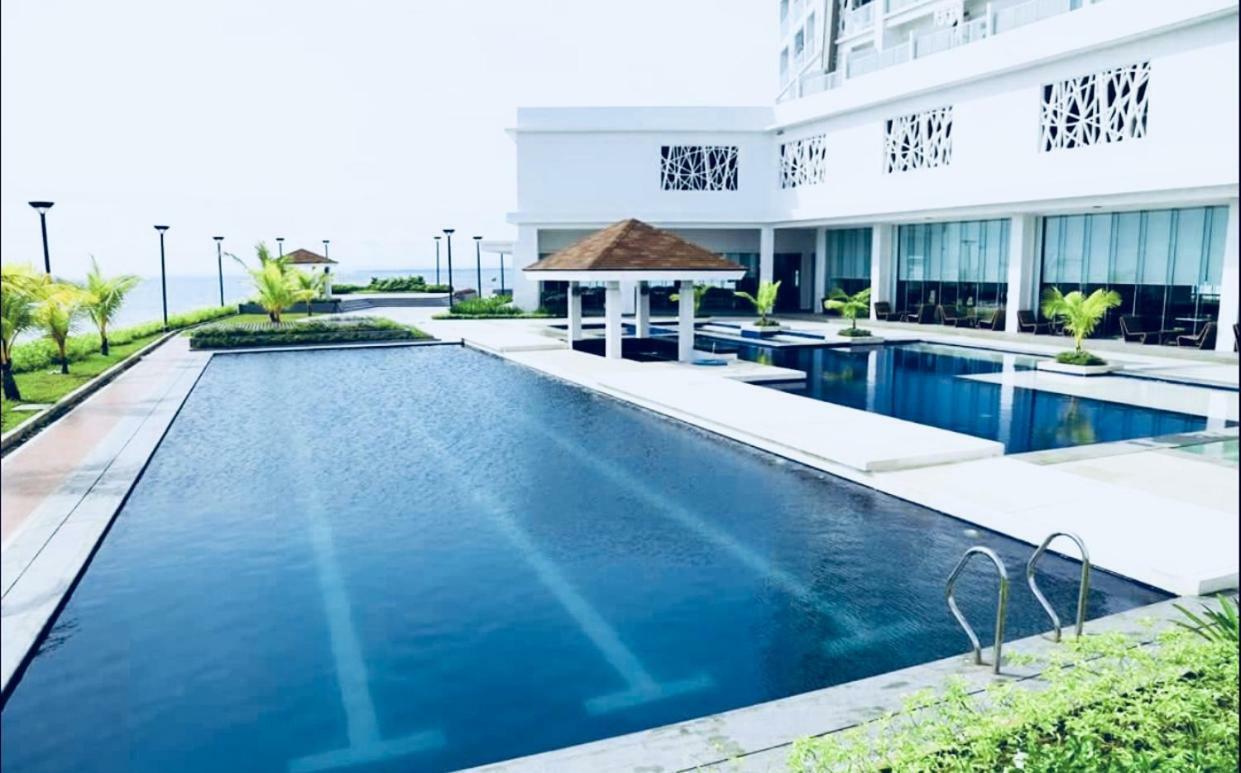 Grand Condo-Hotel With Breathtaking Seaside Views In Lapu-Lapu, Cebu Exterior photo